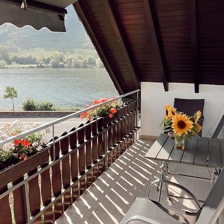 Ferienwohnung Moselflair Mit Direktem Blick Auf Die Mosel Und Weinberge Oberfell Zewnętrze zdjęcie