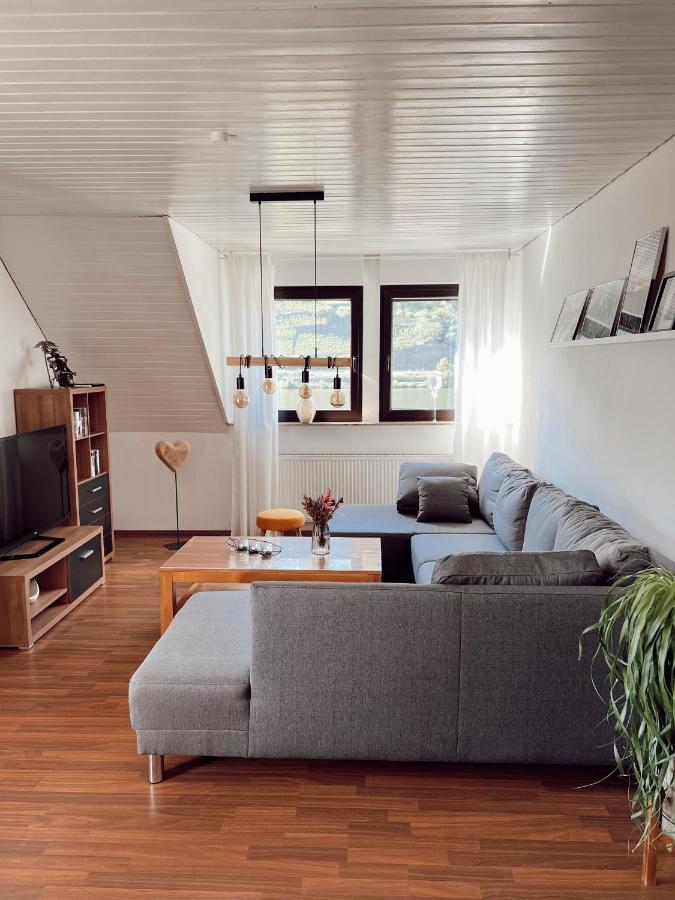 Ferienwohnung Moselflair Mit Direktem Blick Auf Die Mosel Und Weinberge Oberfell Zewnętrze zdjęcie