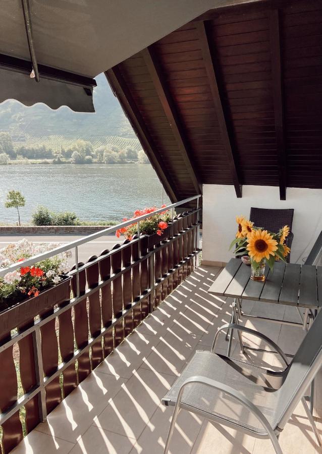 Ferienwohnung Moselflair Mit Direktem Blick Auf Die Mosel Und Weinberge Oberfell Zewnętrze zdjęcie